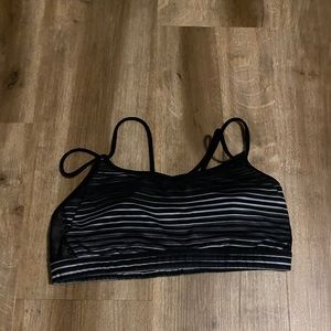 Lululemon sports bra size 8